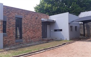 270 m² Commercial space in Parktown North