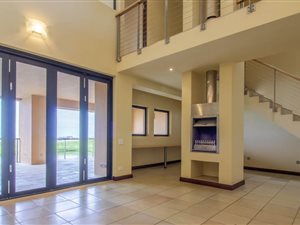 2 Bed Apartment in Oubaai and surrounds