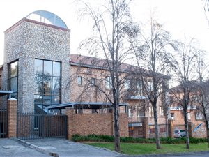 702 m² Office Space in Midridge Park