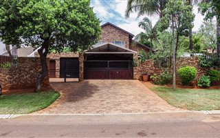4 Bedroom House in Ninapark