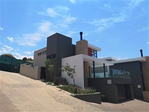 5 Bed Cluster in Waterkloof Ridge