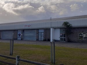 2000 m² Industrial space in Alton