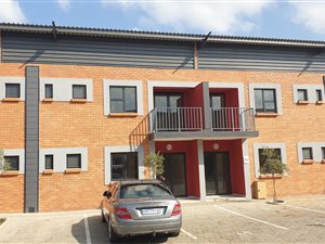 300 m² Industrial space in Silver Lakes
