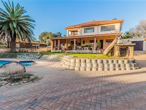 5 Bed House in Westdene