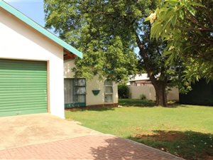 3 Bed House in Tileba