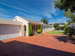 4 Bed House in Claremont