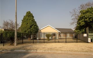 4 Bedroom House in Helikon Park