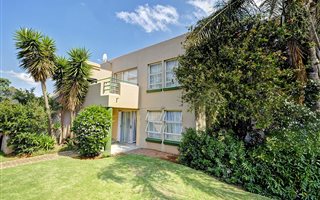 3 Bedroom Apartment in Grobler Park