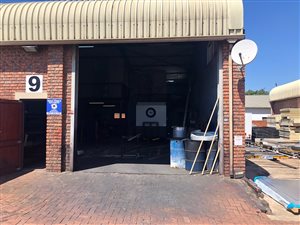 200 m² Industrial space in Shakas Rock