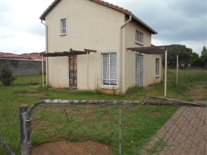 2 Bed Townhouse in Vanderbijlpark SE