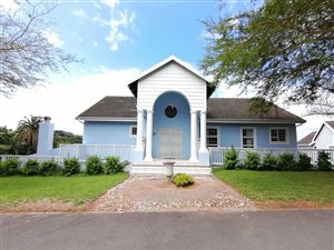 5 Bed House in Shelly Beach