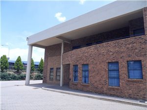 756 m² Industrial space in Ormonde