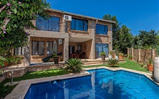 4 Bedroom Duplex in Beverley