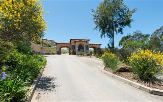 3 Bedroom House in The Hill Estate