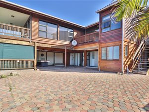 5 Bed House in Dana Bay