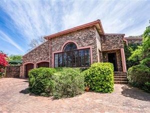 4 Bed House in Oatlands