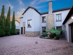 3 Bed House in Olympus AH