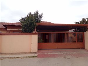 4 Bed House in Lesedi Park