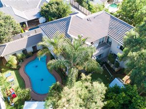 5 Bed House in Ashlea Gardens