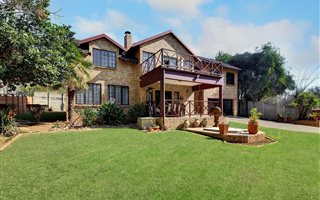 5 Bedroom House in Maroeladal