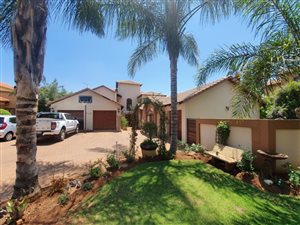 7 Bed House in Mooikloof Gardens