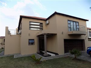 4 Bed House in Monavoni