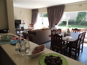 3 Bed Townhouse in Roodekrans