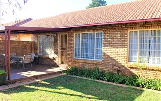 2 Bedroom Townhouse in Eldoraigne