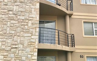 2 Bedroom Apartment in Sir Lowrys Pass