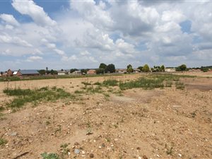 904 m² Land available in Six Fountains Estate