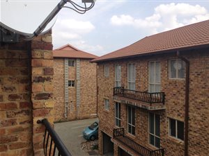 1 Bed Flat in Silverwoods Country Estate