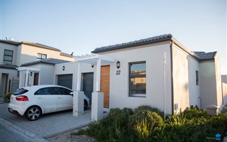 2 Bedroom House in Parklands North
