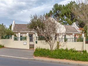 9 Bed House in Helena Heights