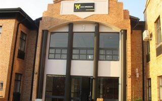 135 m² Office Space in Quellerina