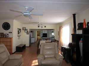 6 Bedroom House in Kaysers Beach