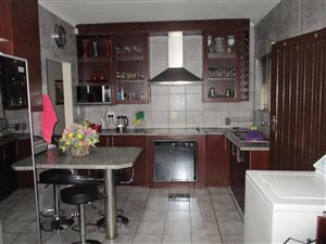 3 Bed House in Nigel Central