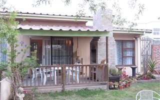 2 Bedroom House in Hartenbos