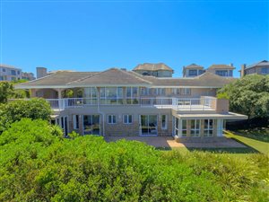 4 Bed House in Pezula Golf Estate