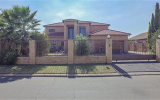 4 Bedroom House in Vanderbijlpark SE
