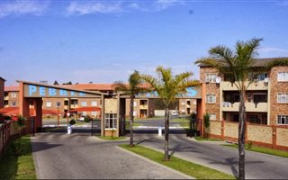 2 Bedroom Apartment in Comet