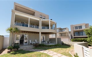 3 Bedroom House in Harbour Island