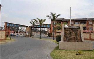 2 Bedroom Townhouse in Comet