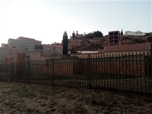991 m² Land available in Oakdene