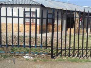 5 Bed House in Springs Central