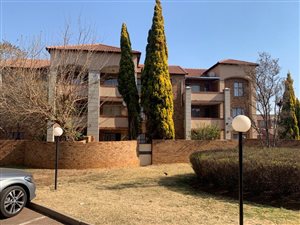 2 Bed Townhouse in Die Hoewes