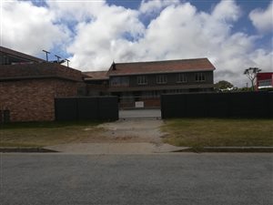 3 Bed Apartment in Kabega
