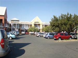 209 m² Office Space in Equestria