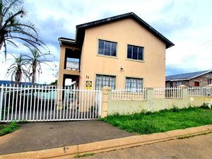4 Bed House in Woodlands