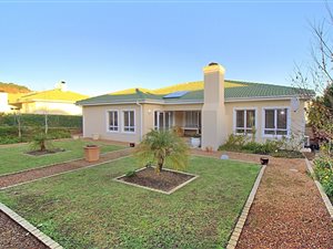 3 Bed House in Dennegeur