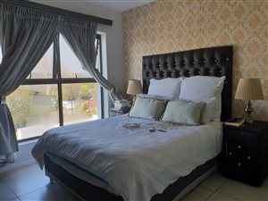 3 Bed Apartment in Bryanston East